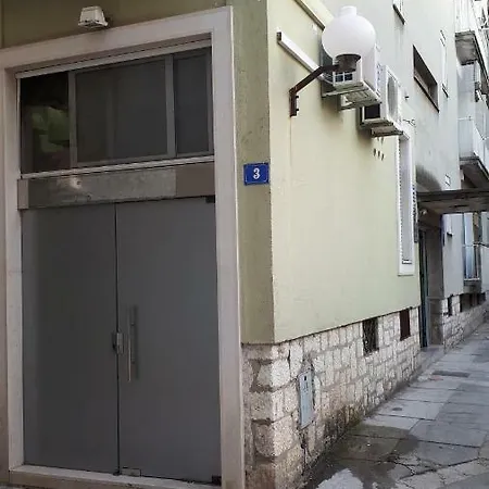 Nina Apartment